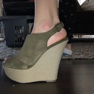 Steve Madden Wallow 6.5 wedges